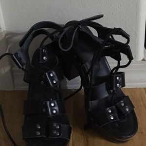 American eagle 🦅 gladiator pumps